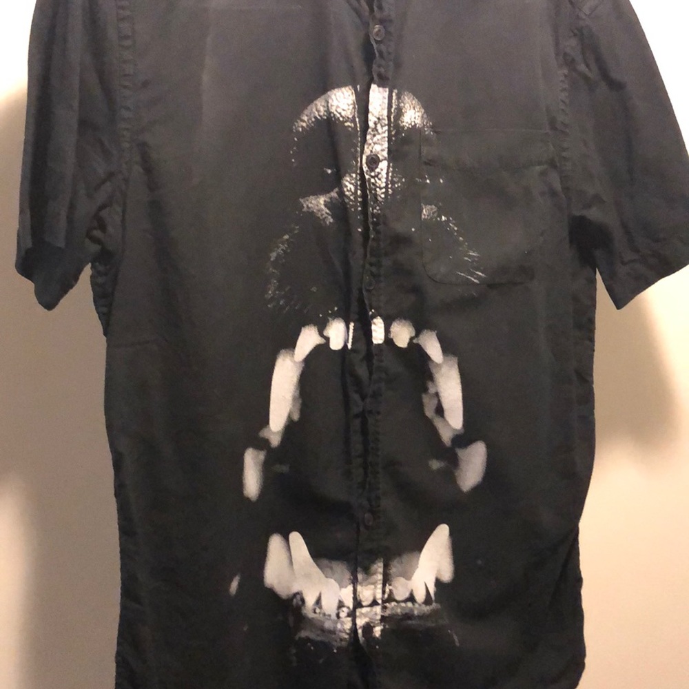 Crazy designed button down - Picture 2 of 3